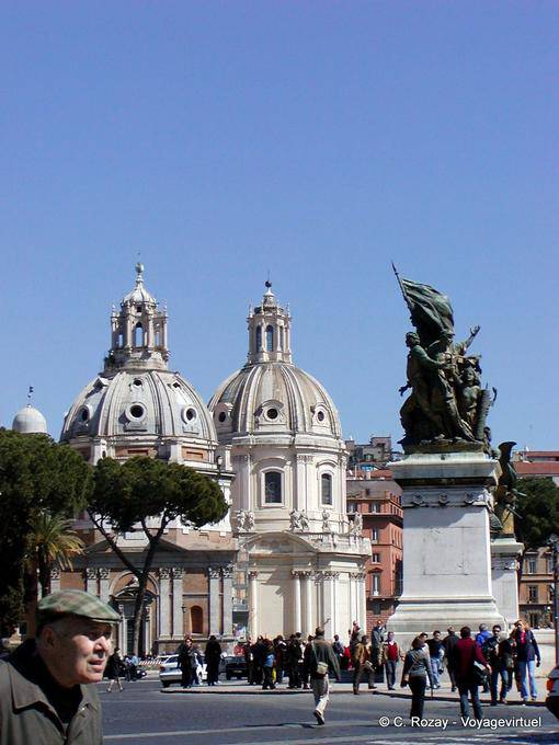 Vorbei an der Piazza della Madonna di Loreto, Rom - Italien