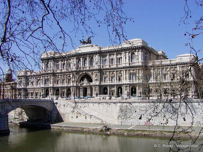 Gerichtsgebäude, Piazza dei Tribunali, Rom - Italien