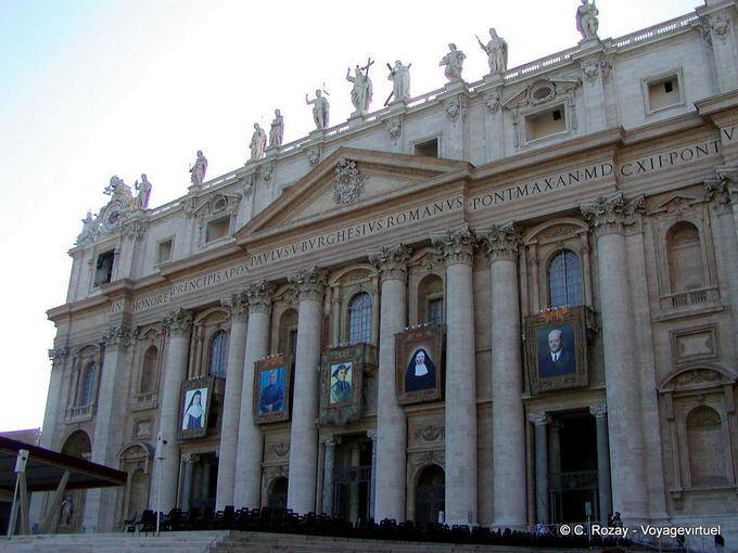 Pediment der Petersdom, Vatikan, Rom - Italien