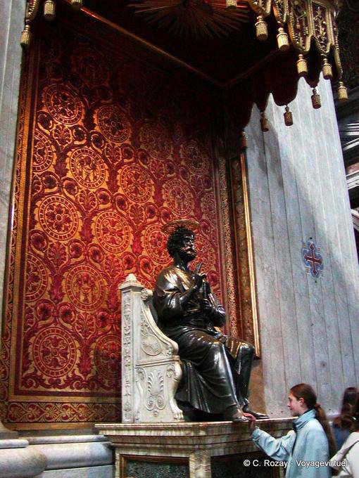 Statue des heiligen Petrus die Schlüssel des Himmels, Vatikan, Rom - Italien