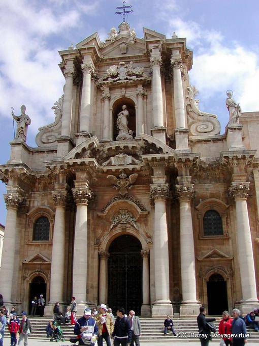 Fassade der Kathedrale im Barock-Stil, Syracuse umgebaut - Italien