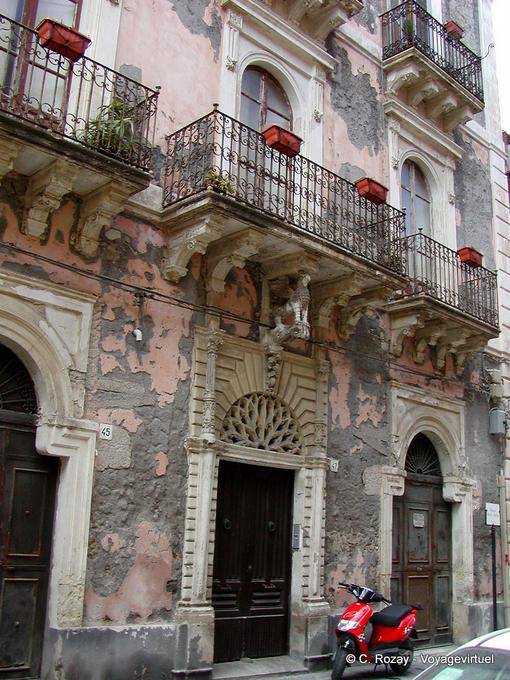 Fassade und Balkone, Syrakus, Sizilien - Italien