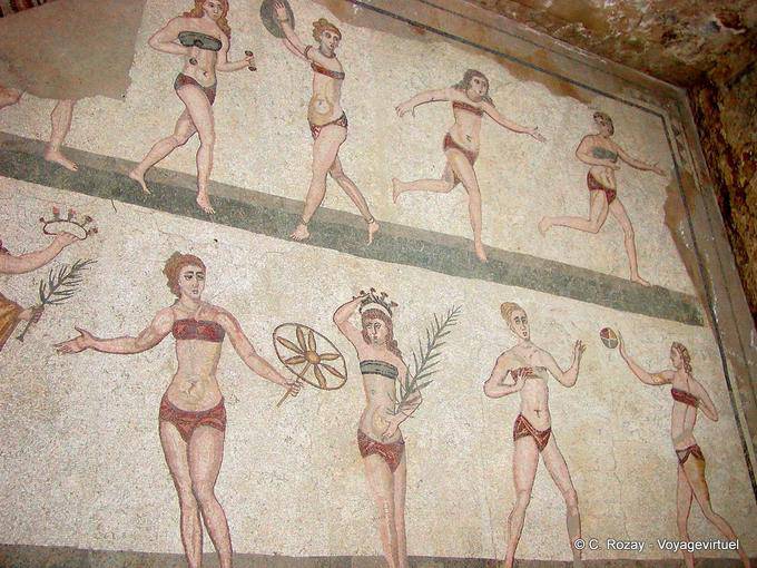 Ein weiterer Blick auf das Mosaik, das Sport Bikini stellt, Villa Casale - Italien