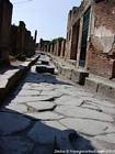 Via degli Augustali Straße des antiken Pompeji, Italien.