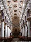 Im Inneren der barocken Kathedrale von San Pietro, Modica, Italien.