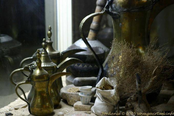 Beduinen-Kaffee Symbol der Gastfreundschaft, Museum Amman - Jordanien