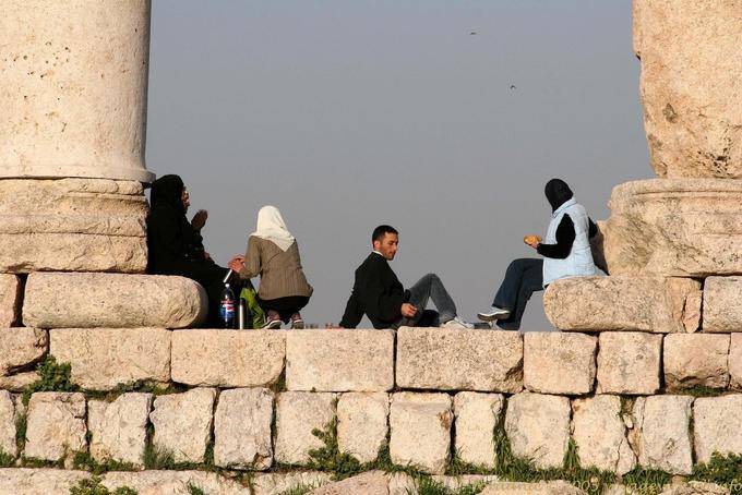 Mittagessen in den Ruinen der Tempel des Herkules, Citadel, Amman - Jordanien