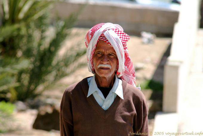 Portrait der Mann mit einem keffiyeh, Aqaba - Jordanien