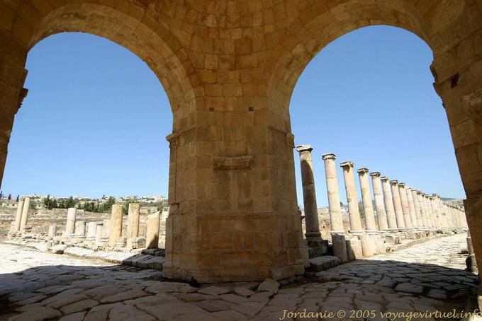 Schnitt Cardo und Decumanus Norden Tetrapyle, Jerash - Jordanien
