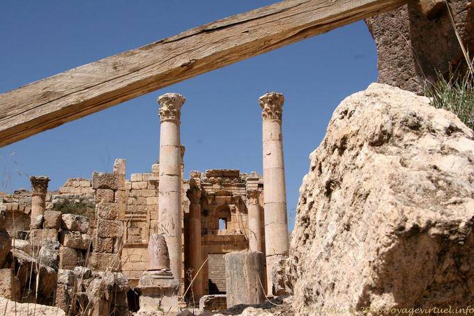 Strahl in den Bädern, Jerash - Jordanien