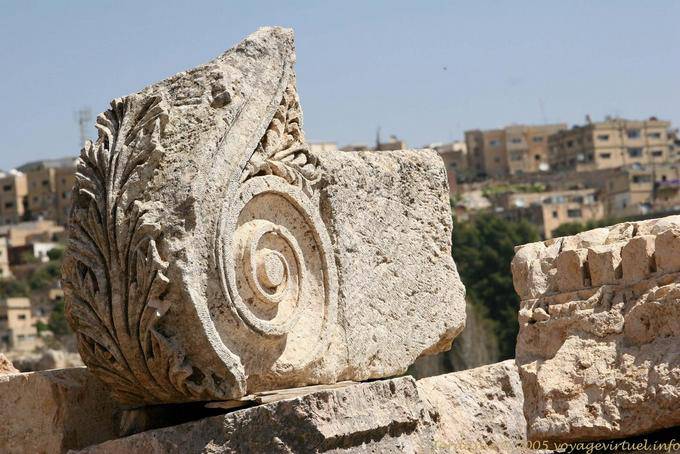 Skulpturale Detail mit Akanthusblatt, Jerash - Jordanien