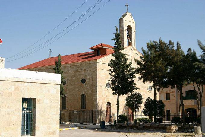 Kirche St. Georg, von außen gesehen, Madaba - Jordanien