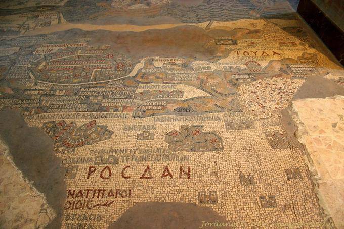 Rechte Seite des Mosaiks, die Kirche von der Karte, Madaba - Jordanien