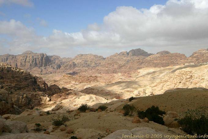 Licht auf dem felsigen Magma Petra Rund - Jordanien