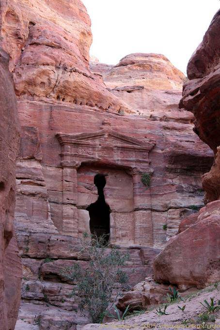 Kleiner Tempel auf nabatäische Al-Uzza Triclinium Löwen, Petra gewidmet - Jordanien