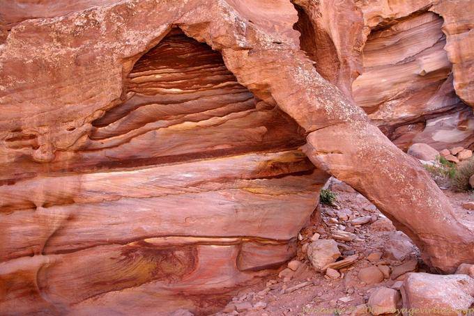 Cliff Rock zerfall, Petra Deir Pfad - Jordanien
