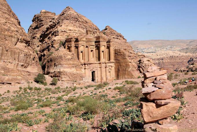 Al Deir, eingelegt in den Bergen - Petra - Jordanien