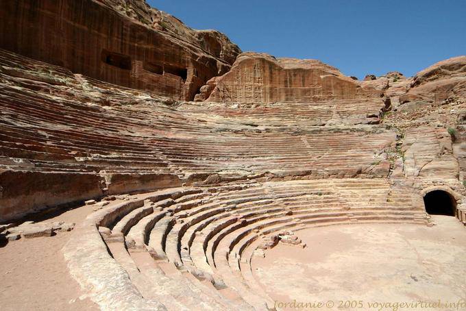 Reihen des Theaters am Fuße des in-Nejr, Petra Khubta - Jordanien