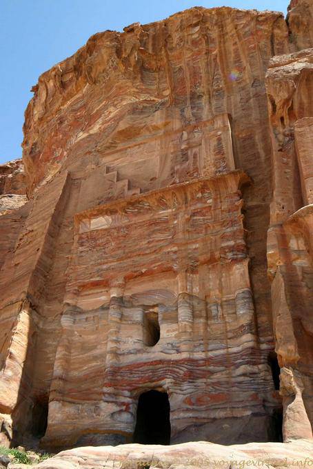 Die Vorderseite des Silk Tomb, Petra Khubta - Jordanien