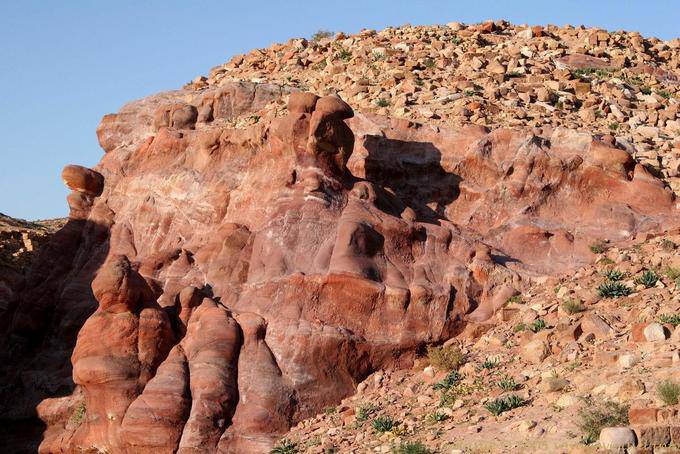 Einzigartige geologische Cluster am Ende des Jebel Khubta, Petra - Jordanien