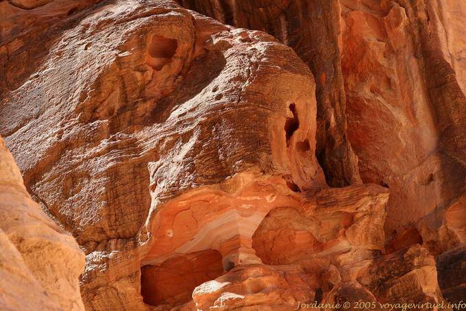Farbeffekt auf der gequälten Rock, Siq, Petra - Jordanien