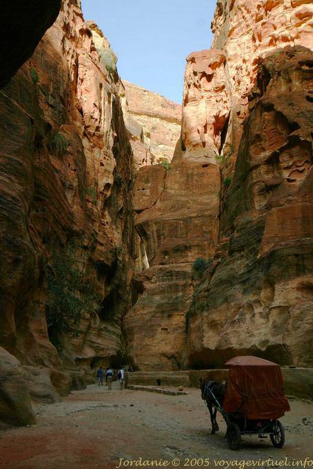 Kutschfahrt in der mäandernden Siq, Petra - Jordanien