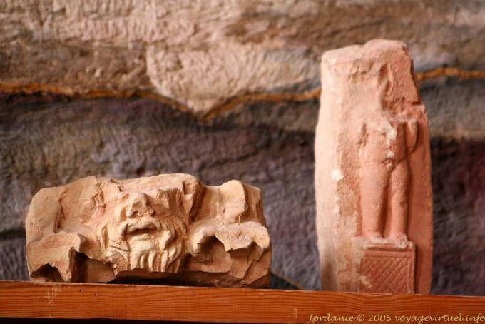 Nabatean Skulpturen im Museum of Petra Unterstadt ausgestellt - Jordanien