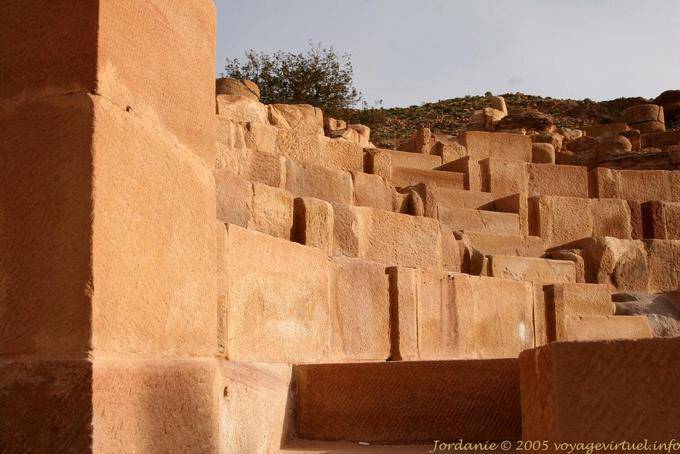Die Sitze des Theatron im Großen Tempel, Petra Unterstadt - Jordanien
