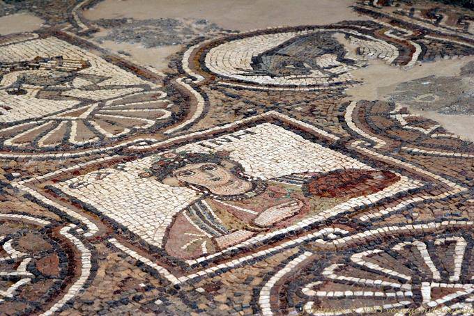 Portrait der Frau im Mosaik byzantinische Kirche Petra - Jordanien
