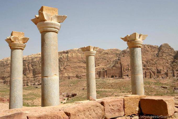 Columns restaurierten byzantinischen Kirche, Petra Unterstadt - Jordanien