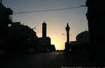Toleranz: Kirchturm und Minarett Moschee bei Sonnenuntergang, Amman, Jordanien.