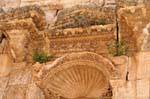 Fronton Spitze, Nymphäum, Jerash, Jordanien.
