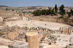 Das Oval up Blick aus dem Tempel des Zeus, Jerash, Jordanien.