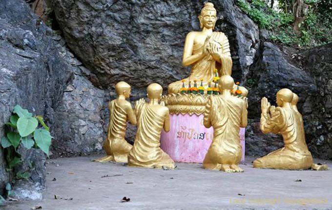 Vertretung Buddha lehrte seine Jünger Phusi Mount, Laos