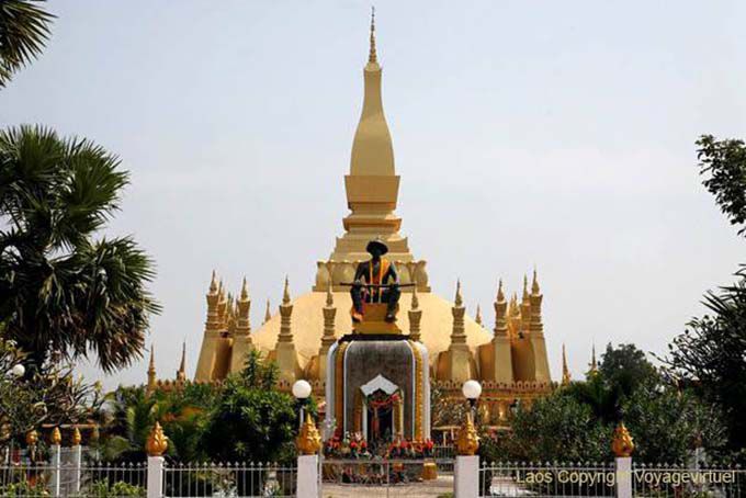 König Saysetthathirath Stupa Wat That Luang, Vientiane, Laos