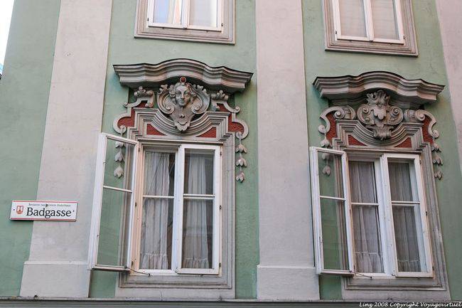 Altstadt, Badgasse, Mascaron an den Fenstern, Linz - Österreich