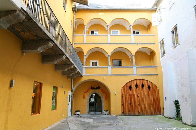 Altstadt, ein typischer Innenhof, Linz - Österreich