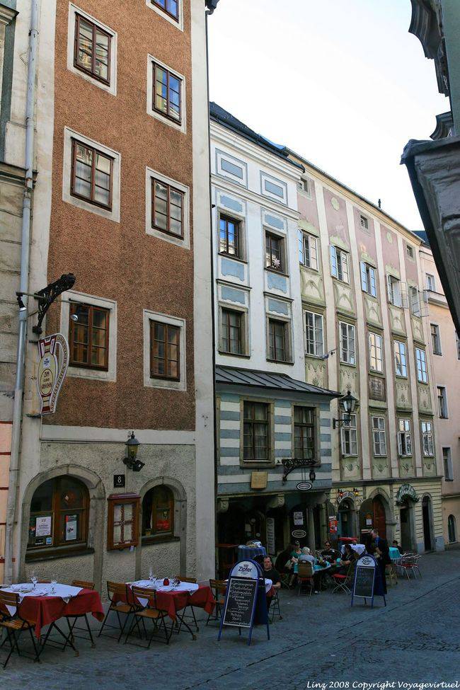 Gemalte Terrasse und Fassaden, Altstadt, Hofberg, Linz - Österreich