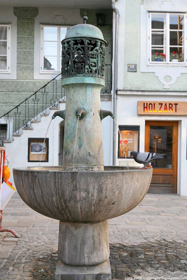 Altstadt, Klosterstraße, Taubenbrunnen, Linz - Österreich