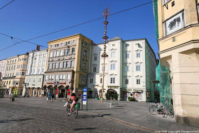 Hauptplatz, Friseur und Cocagne Pole, Linz - Österreich