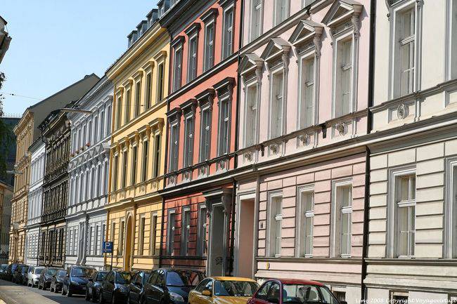 Klammstraße, Harmonie von Fassaden in sanften Farben, Linz - Österreich