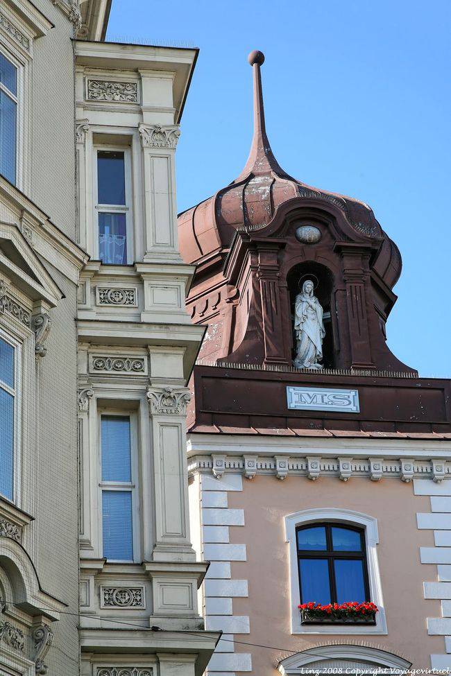 Landstraße, Taubenmarkt, Jungfrau unter einem Dach, Linz - Österreich