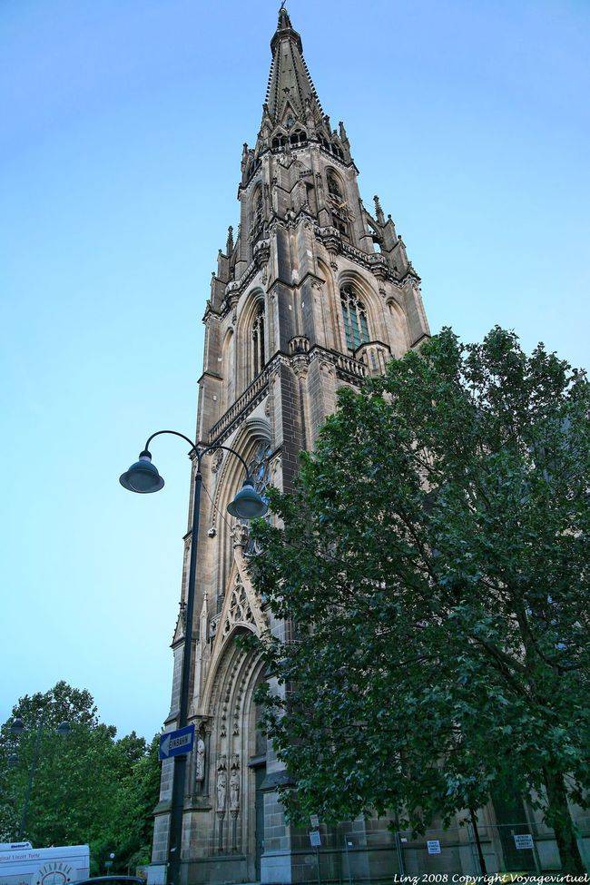 Neuer Dom, der Glockenturm von der Baumbachstraße aus gesehen, Linz - Österreich