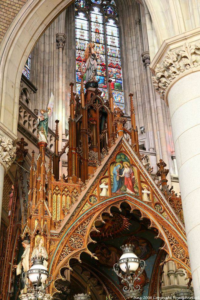Neuer Dom, Detail des architektonischen Reichtums einer Kapelle, Linz - Österreich