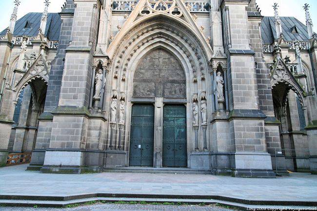 Neuer Dom, Maria Empfangnisdom, das Portal, Linz - Österreich