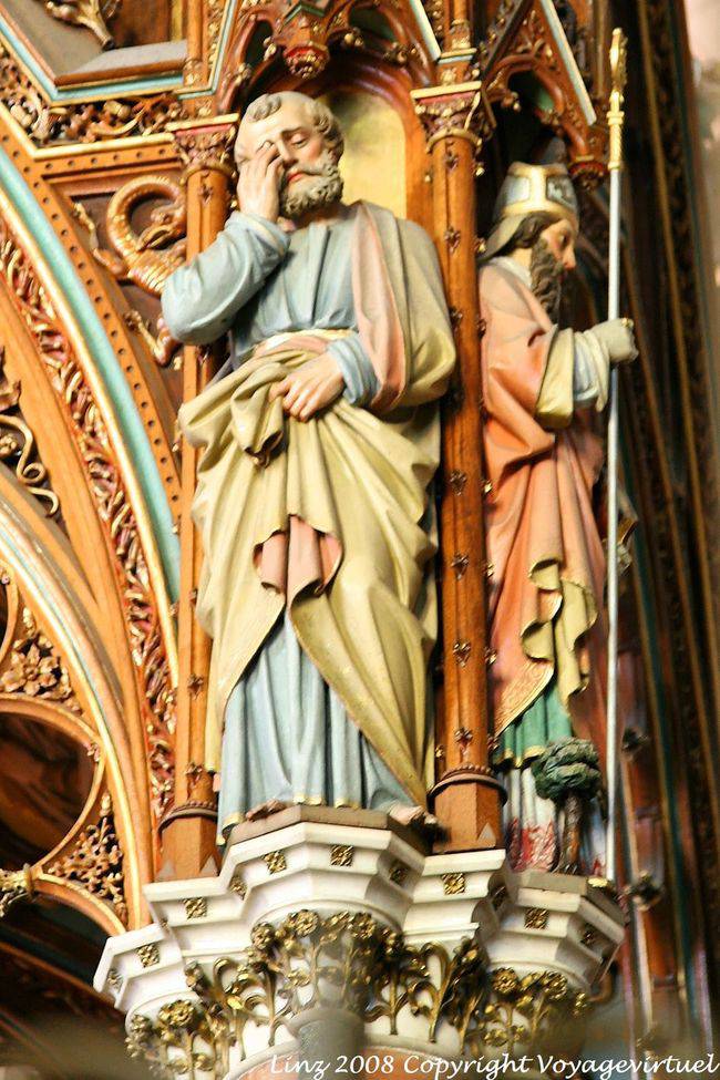 Neuer Dom, Saint's Elfmeter auf einer Säule, Linz - Österreich