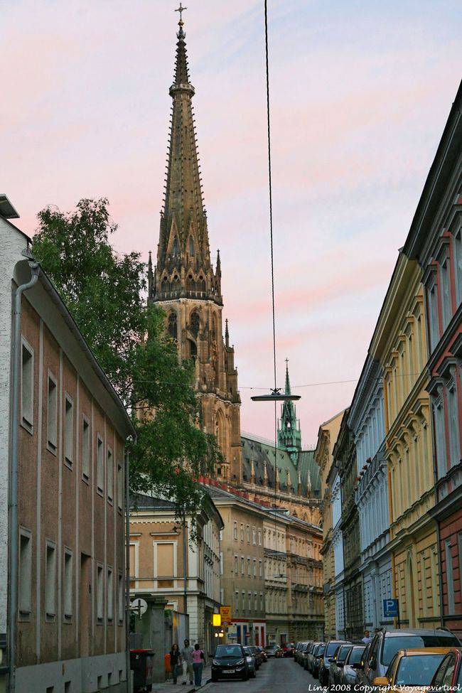 Waltherstraße, Abendlichter, Neuer Dom, Linz - Österreich