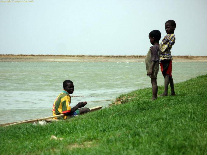 Entre Mopti et Tombouctou Pinasse Spectateurs Mali