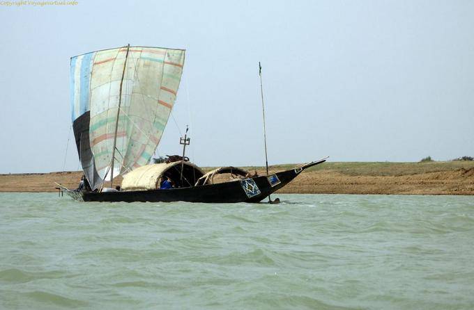 Entre Mopti et Tombouctou Pinasse Voile Mali