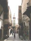 Eine typische Straße von Fes El Bali, Marokko.